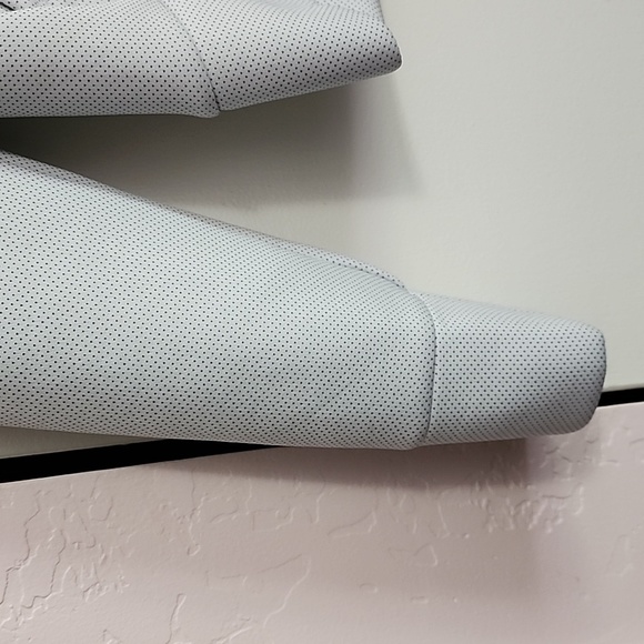 Under Armour Pullover Size: M - Picture 2 of 12